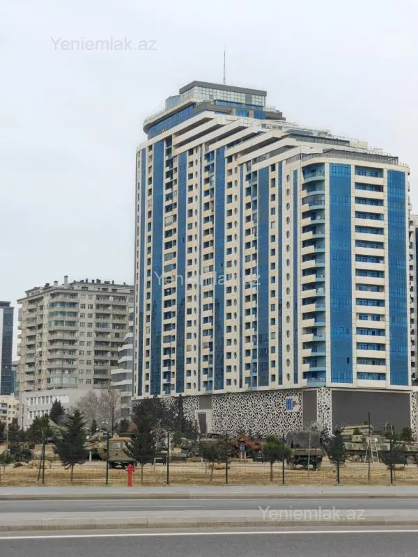 Satılır 3 otaqlı yeni tikili 130 m²