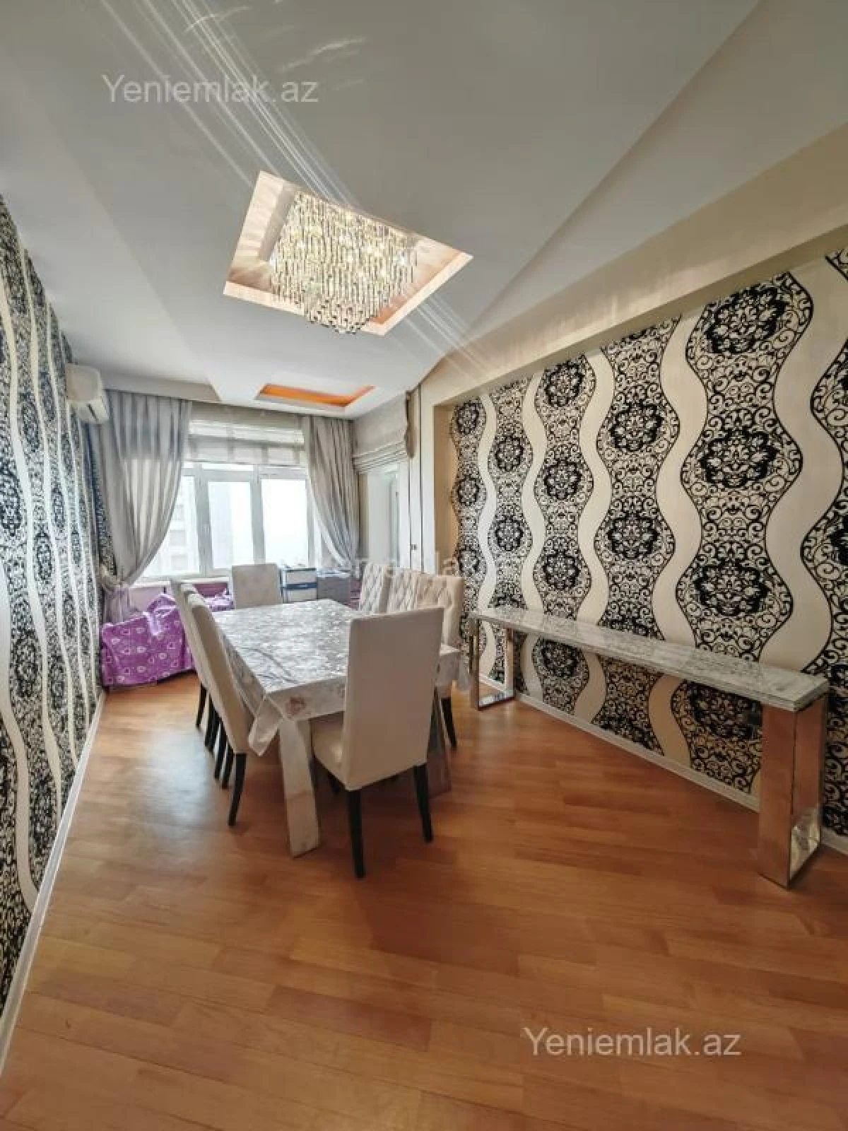 Satılır 3 otaqlı yeni tikili 130 m²