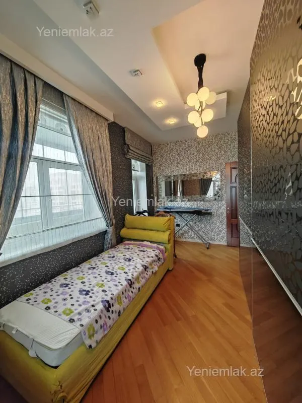 Satılır 3 otaqlı yeni tikili 130 m²