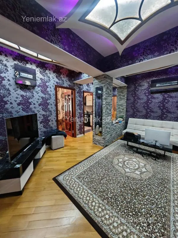 Satılır 3 otaqlı yeni tikili 130 m²