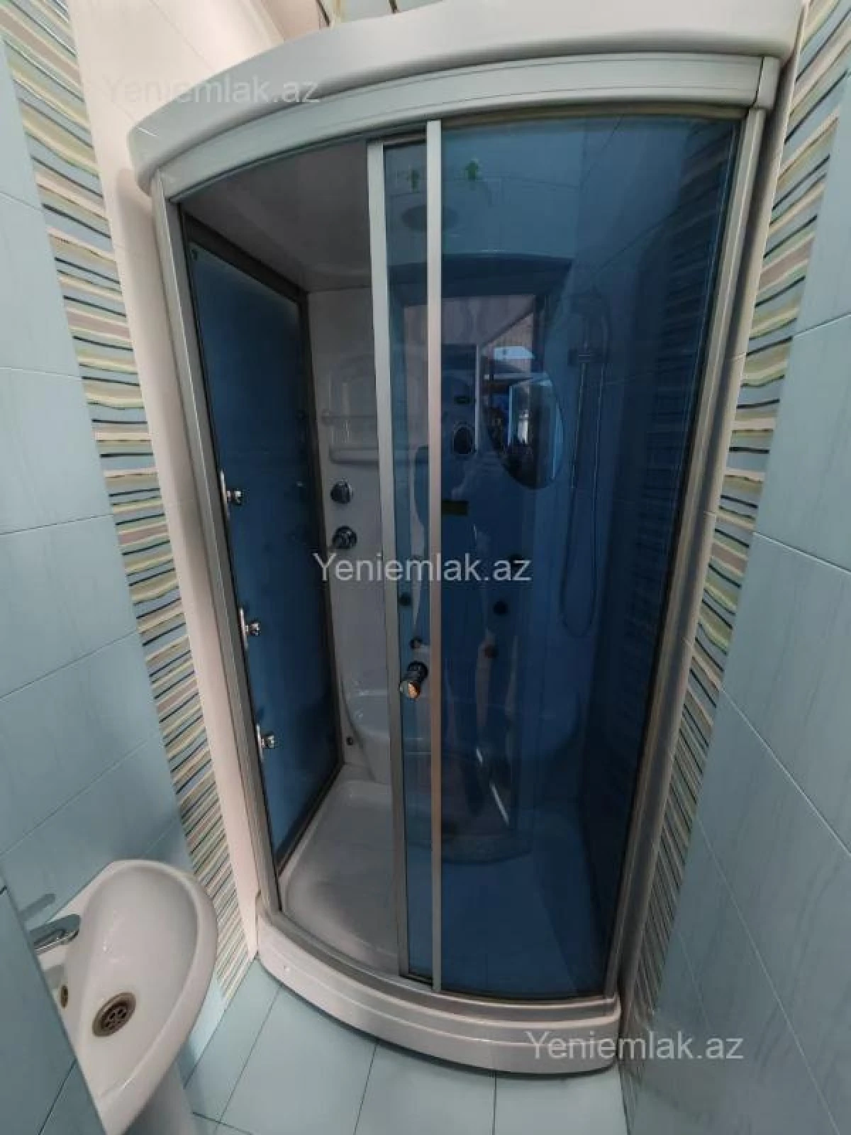 Satılır 3 otaqlı yeni tikili 130 m²