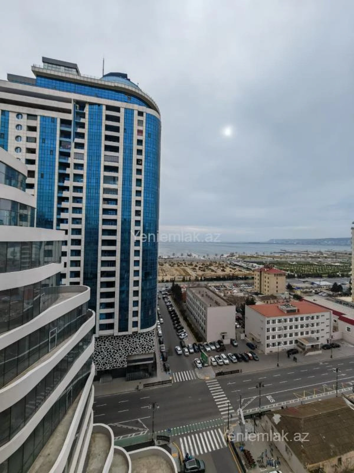 Satılır 3 otaqlı yeni tikili 130 m²