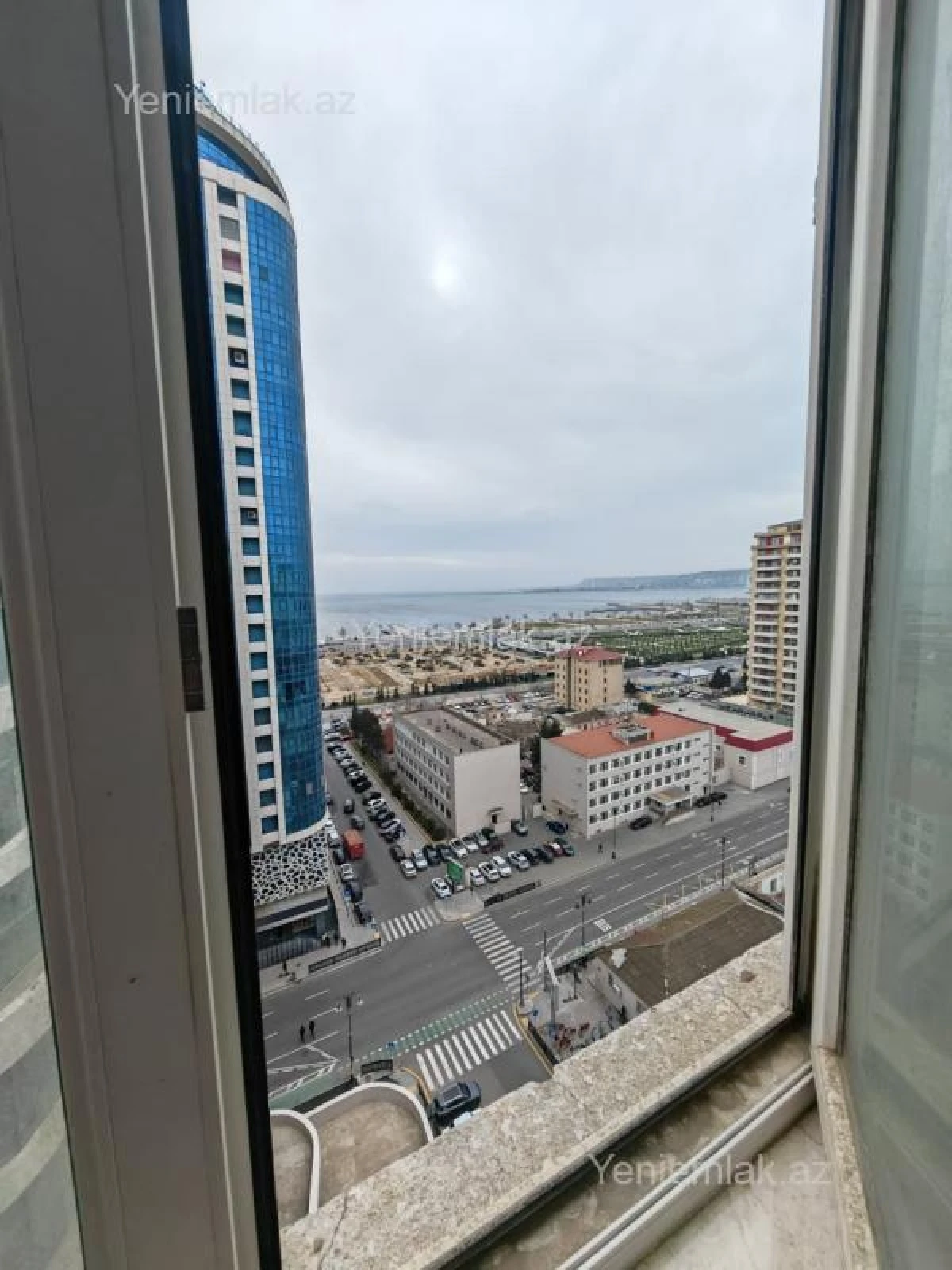 Satılır 3 otaqlı yeni tikili 130 m²