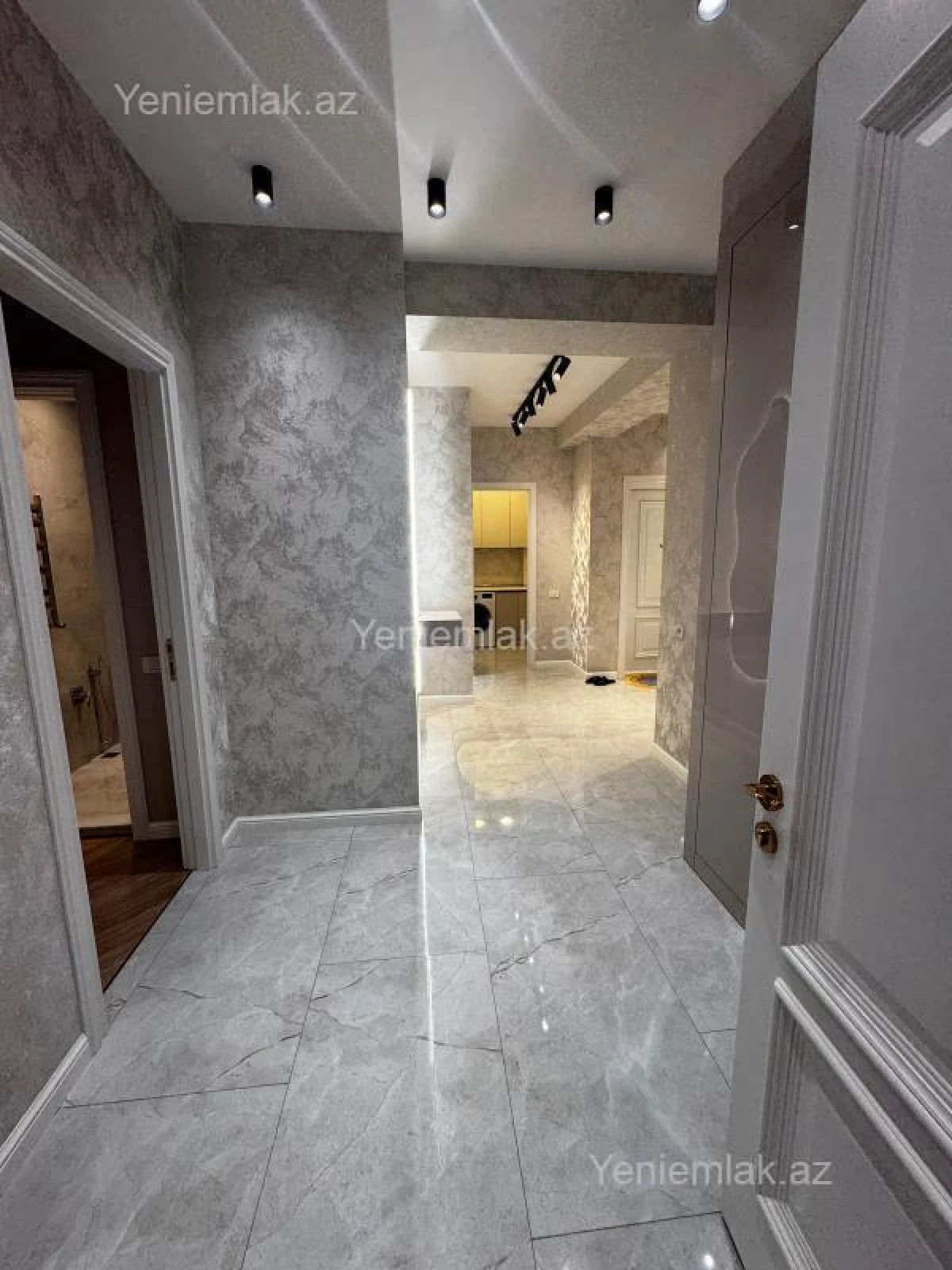 Satılır 3 otaqlı yeni tikili 125 m²