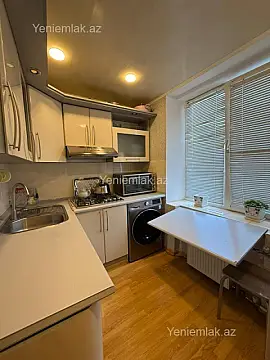 Satılır 2 otaqlı köhnə tikili 50 m²