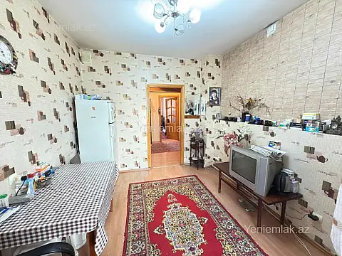 Satılır 3 otaqlı köhnə tikili 80 m²