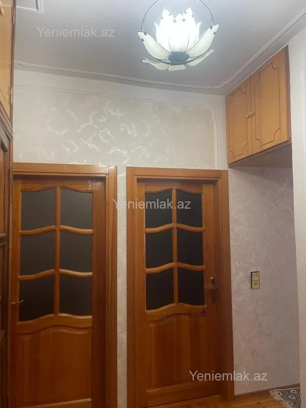 Satılır 3 otaqlı köhnə tikili 85 m²