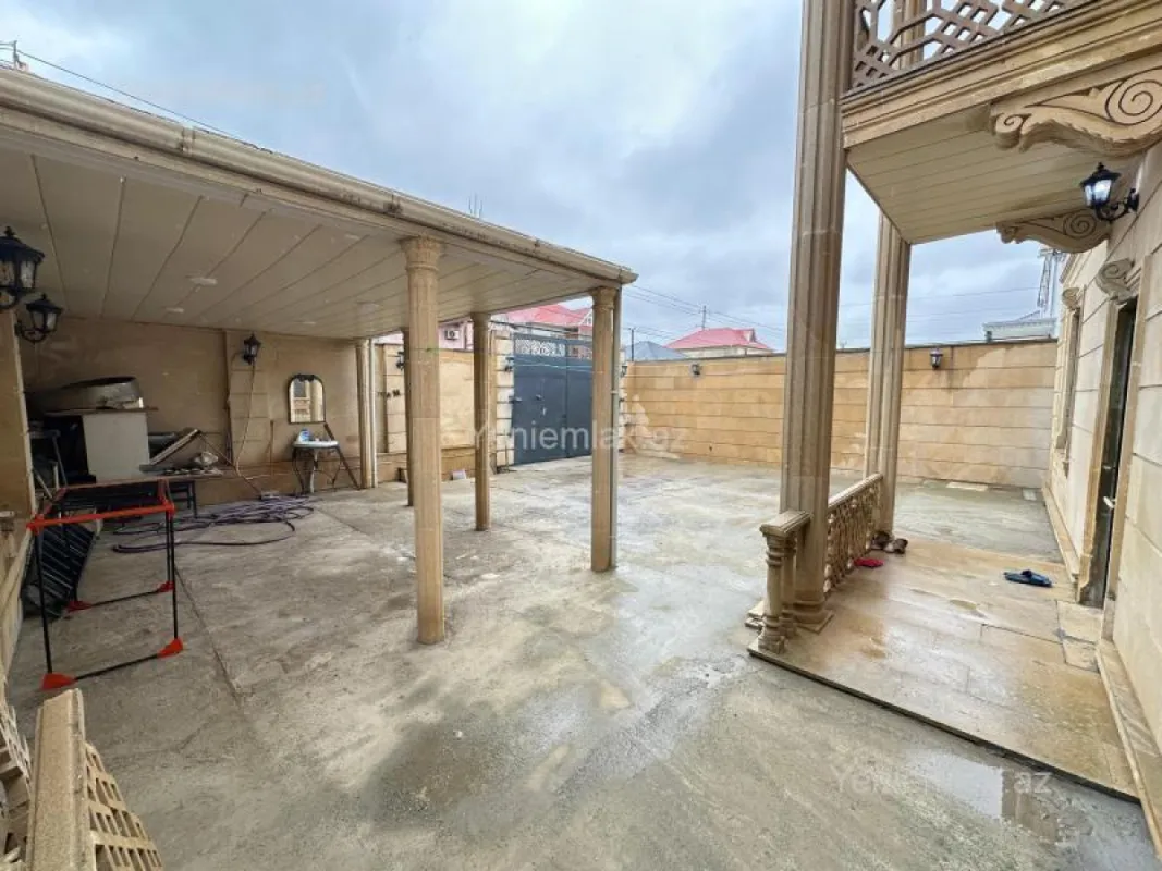Satılır 5 otaqlı həyət evi 200 m²