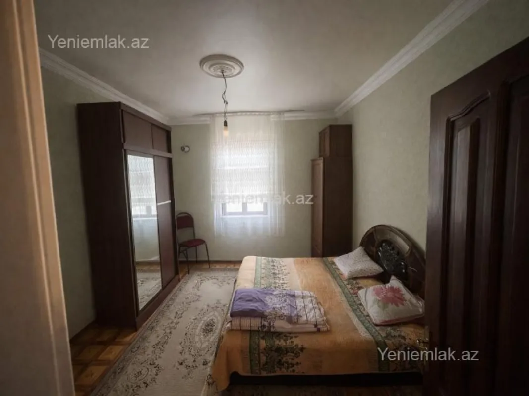Satılır 4 otaqlı həyət evi 143 m²