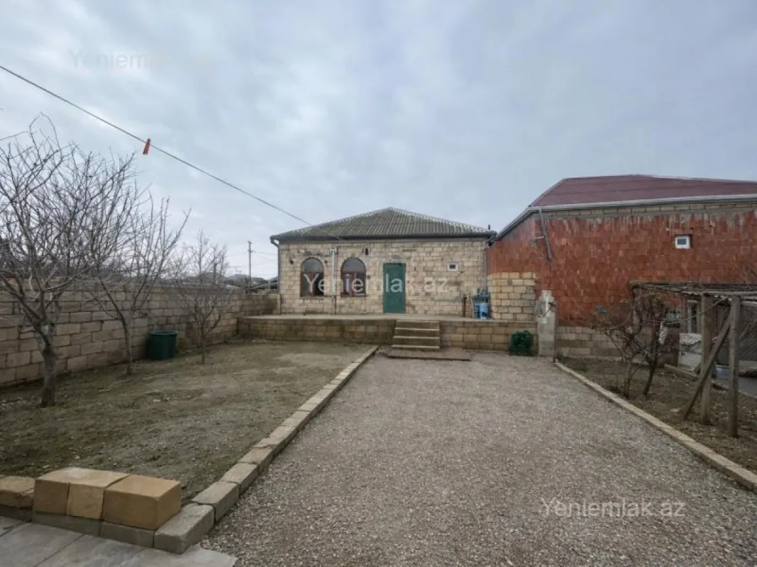 Satılır 4 otaqlı həyət evi 143 m²