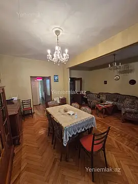 Satılır 3 otaqlı köhnə tikili 85 m²