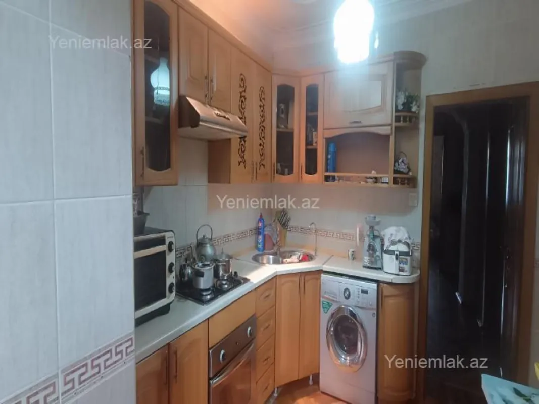Satılır 3 otaqlı köhnə tikili 100 m²