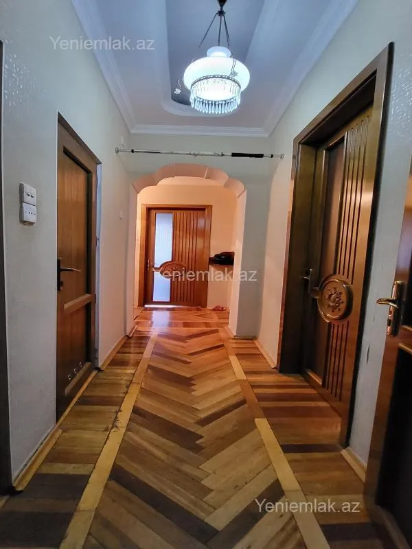 Satılır 3 otaqlı köhnə tikili 100 m²