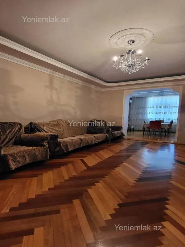Satılır 3 otaqlı köhnə tikili 100 m²