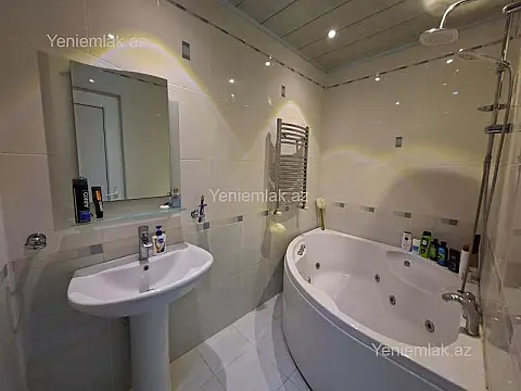 Satılır 2 otaqlı yeni tikili 90 m²