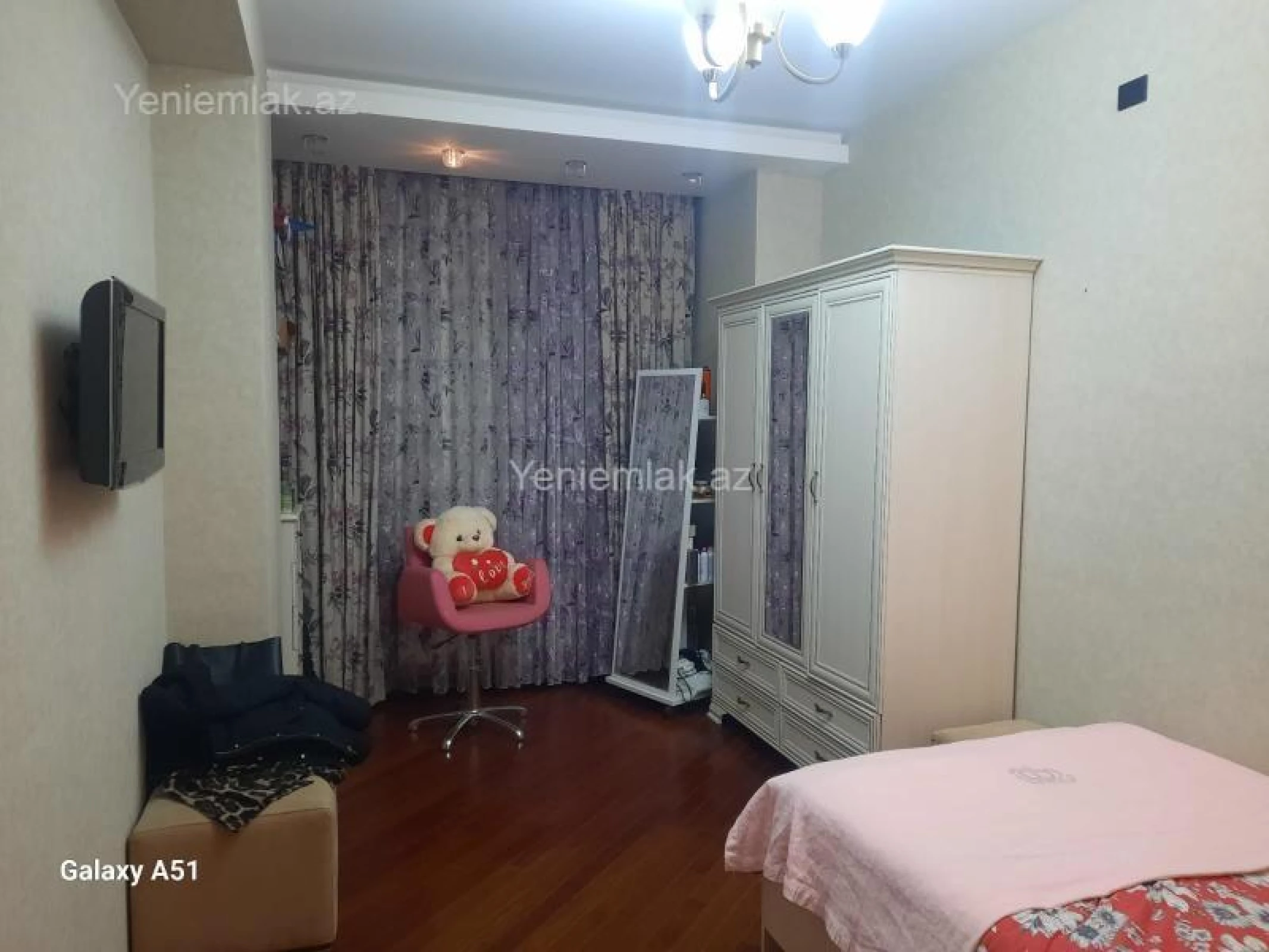 Satılır 3 otaqlı yeni tikili 90 m²