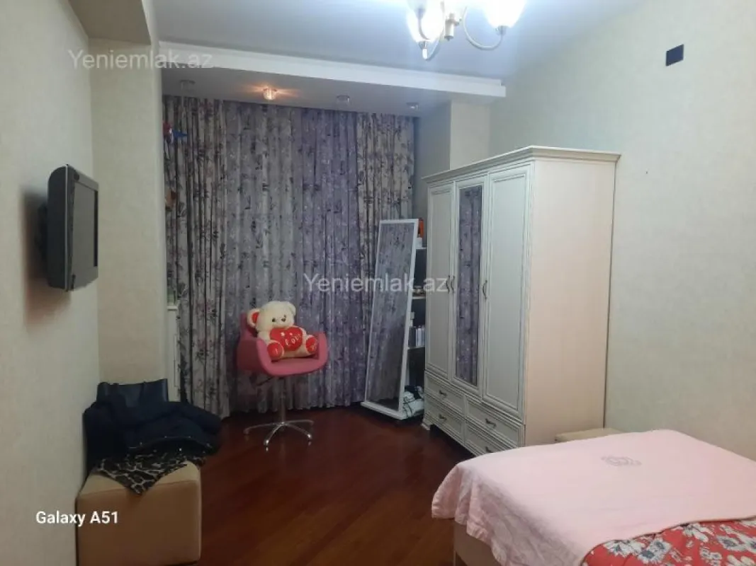 Satılır 3 otaqlı yeni tikili 90 m²