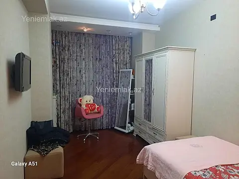 Satılır 3 otaqlı yeni tikili 90 m²