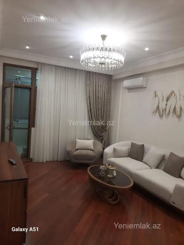 Satılır 3 otaqlı yeni tikili 90 m²