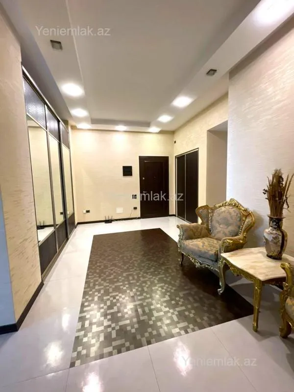 Satılır 4 otaqlı yeni tikili 180 m²