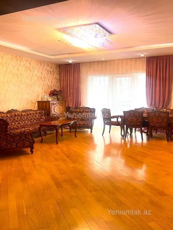 Satılır 4 otaqlı yeni tikili 180 m²