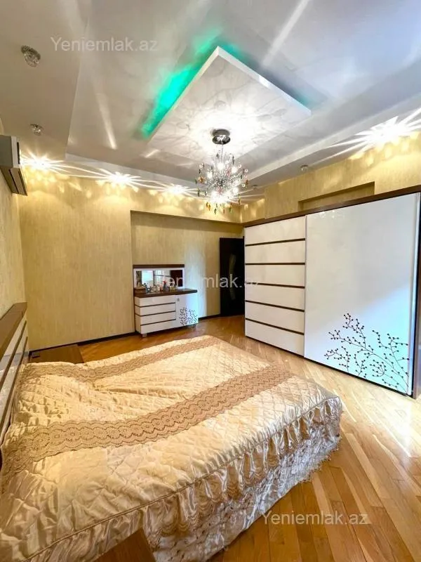 Satılır 4 otaqlı yeni tikili 180 m²