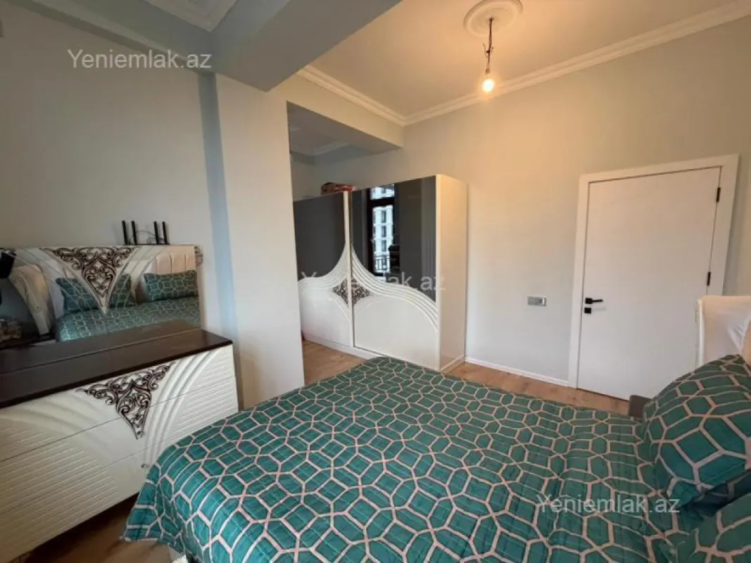 Satılır 4 otaqlı yeni tikili 130 m²