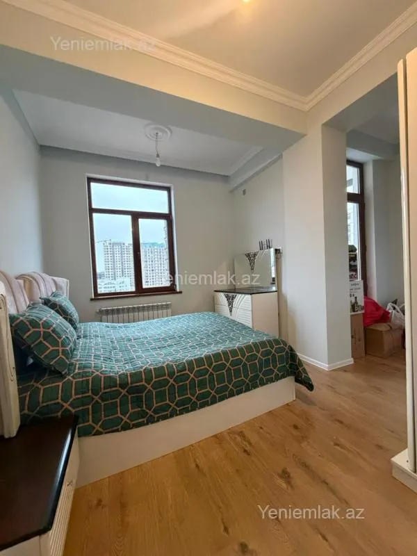 Satılır 4 otaqlı yeni tikili 130 m²