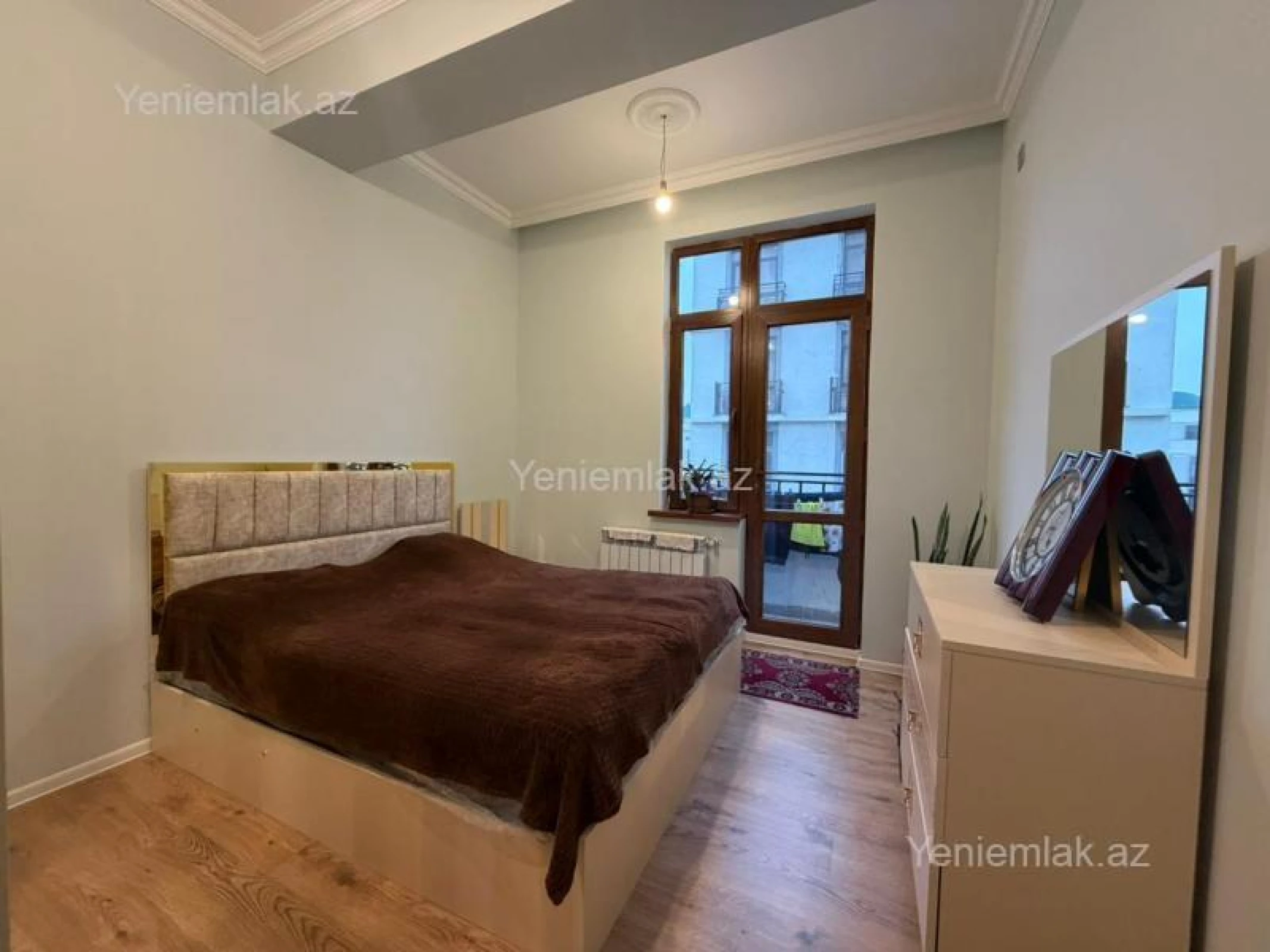 Satılır 4 otaqlı yeni tikili 130 m²