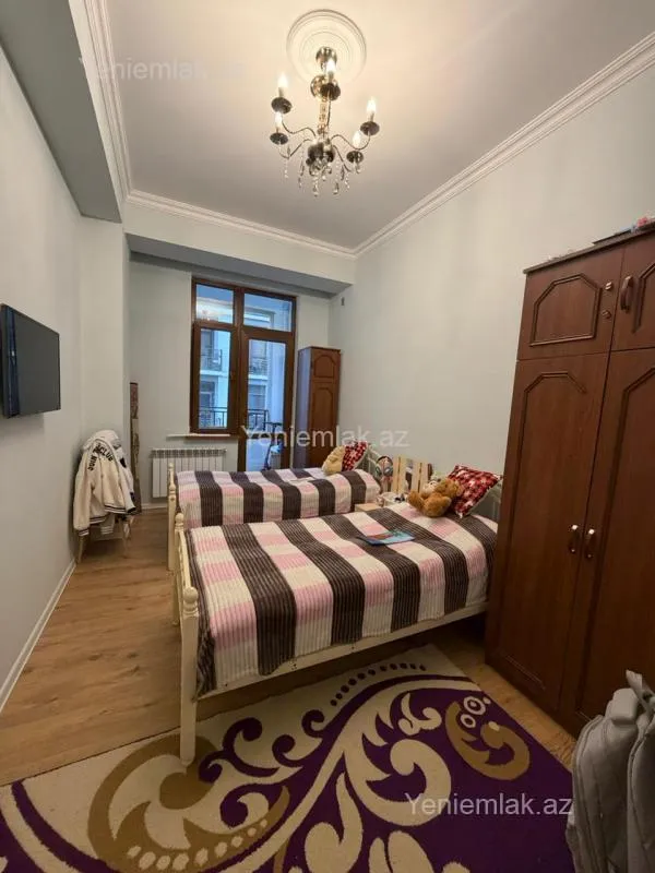 Satılır 4 otaqlı yeni tikili 130 m²