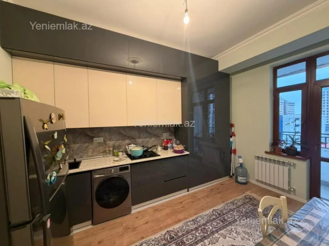 Satılır 4 otaqlı yeni tikili 130 m²