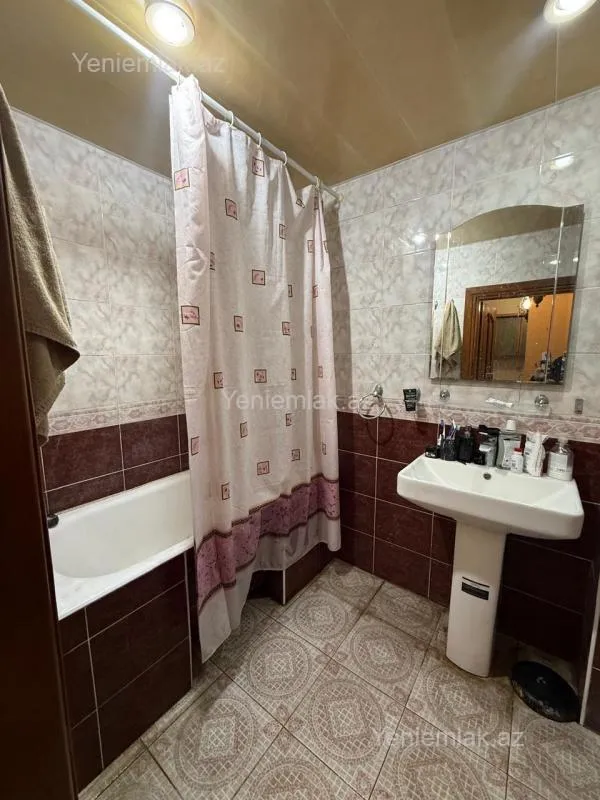 Satılır 3 otaqlı köhnə tikili 85 m²
