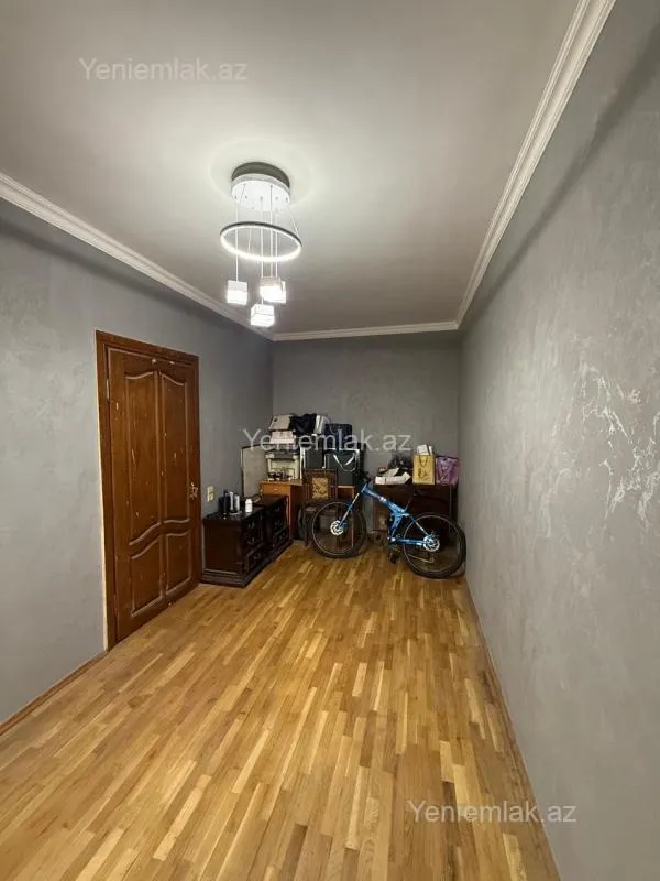 Satılır 3 otaqlı köhnə tikili 85 m²