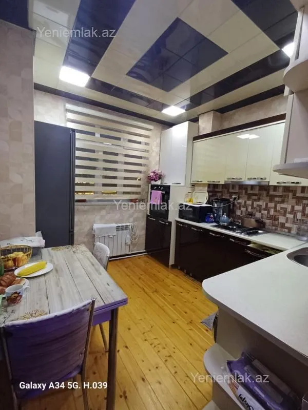 Satılır 2 otaqlı köhnə tikili 56 m²