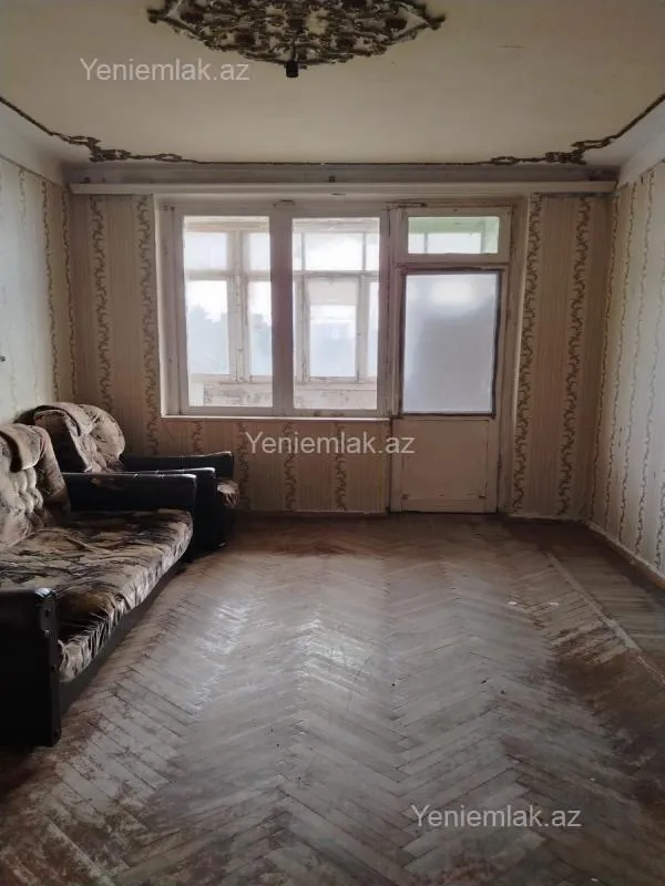 Satılır 3 otaqlı köhnə tikili 90 m²