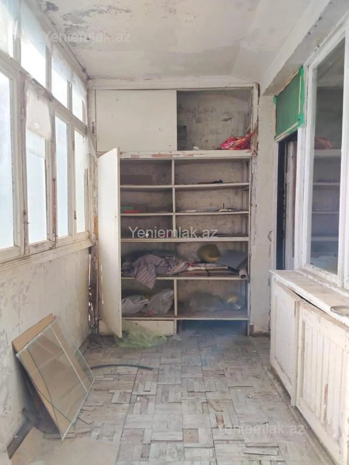 Satılır 3 otaqlı köhnə tikili 90 m²