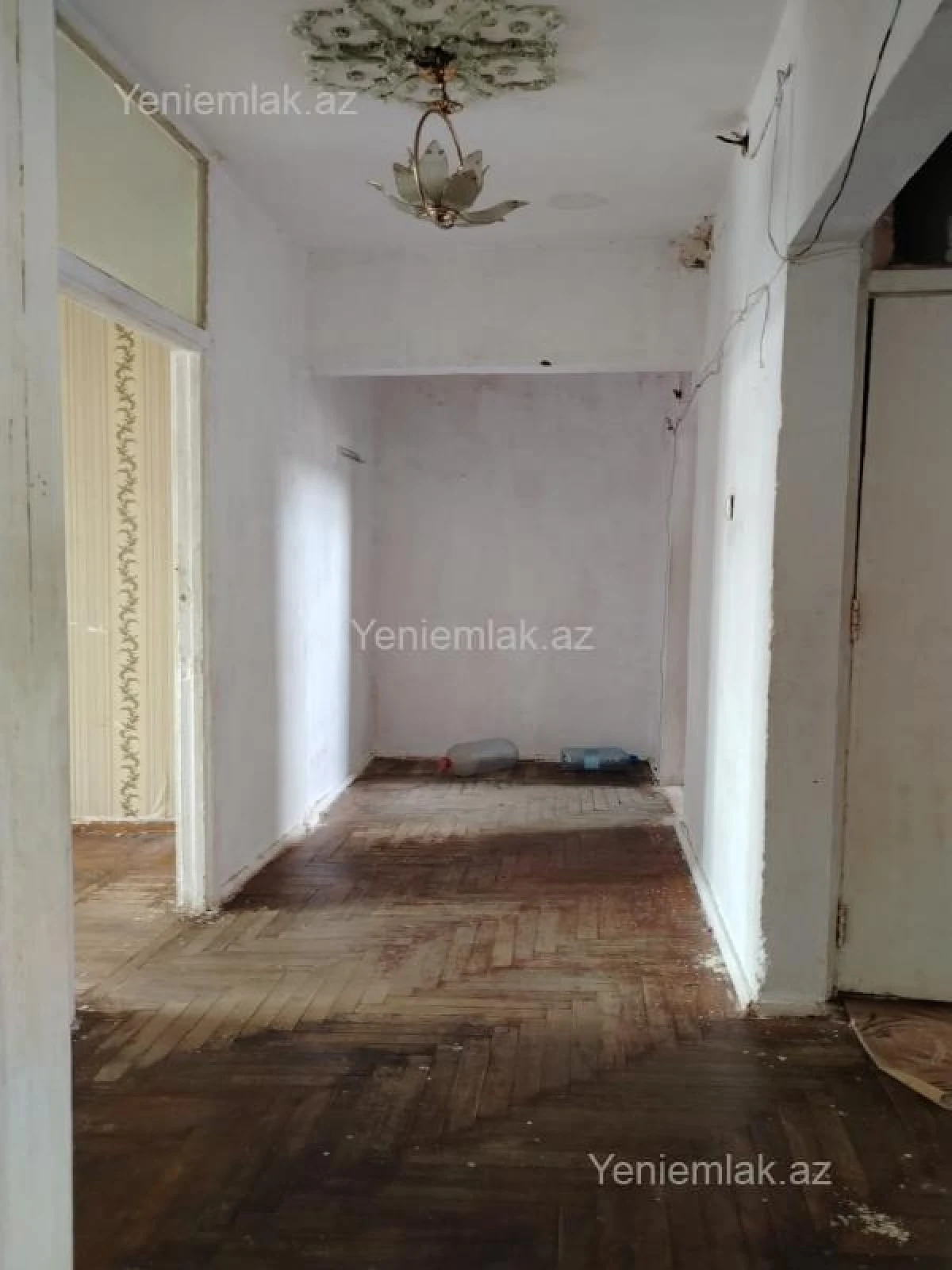 Satılır 3 otaqlı köhnə tikili 90 m²