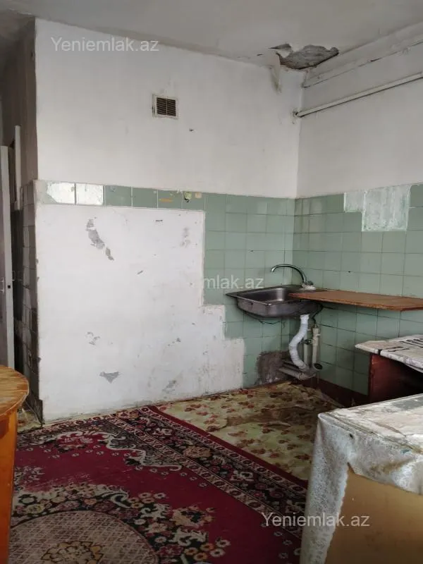 Satılır 3 otaqlı köhnə tikili 90 m²