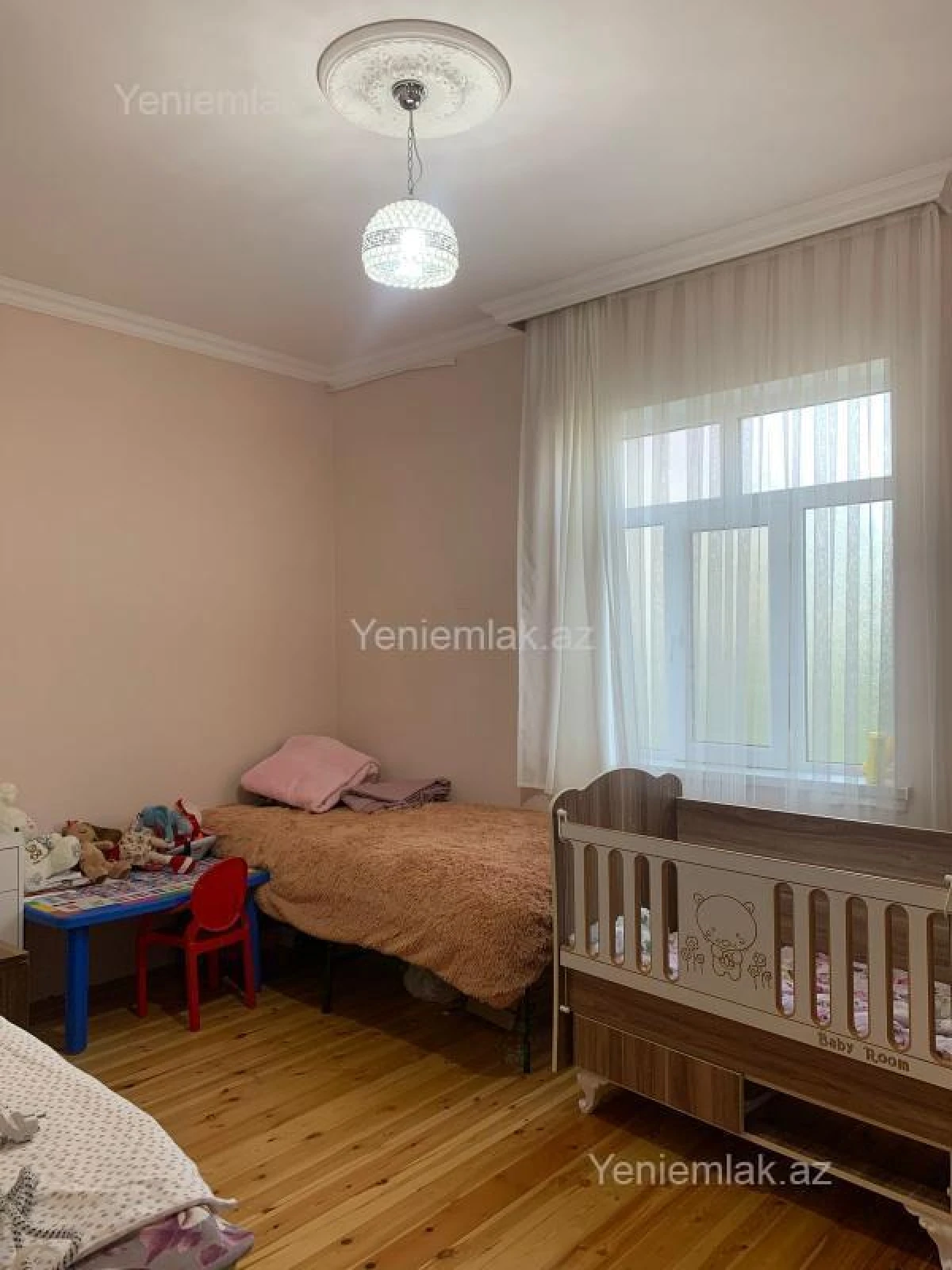 Satılır 5 otaqlı həyət evi 195 m²