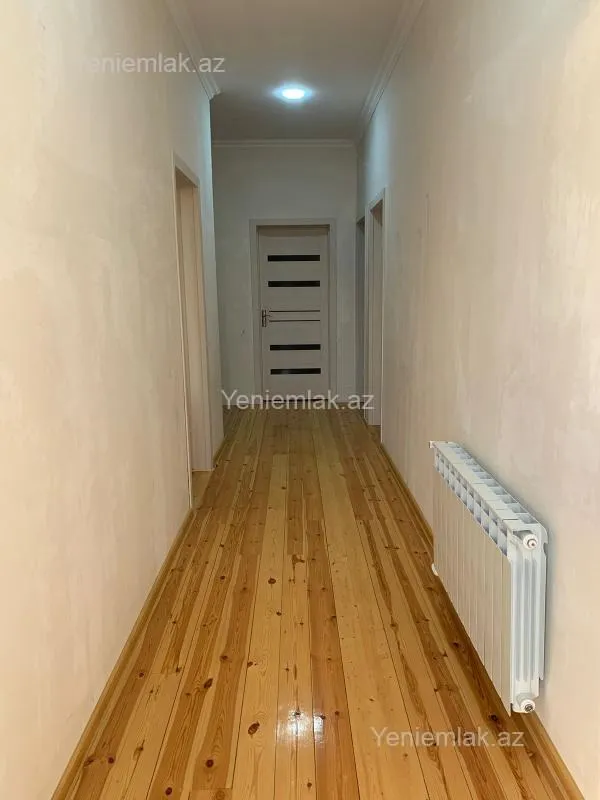 Satılır 5 otaqlı həyət evi 195 m²