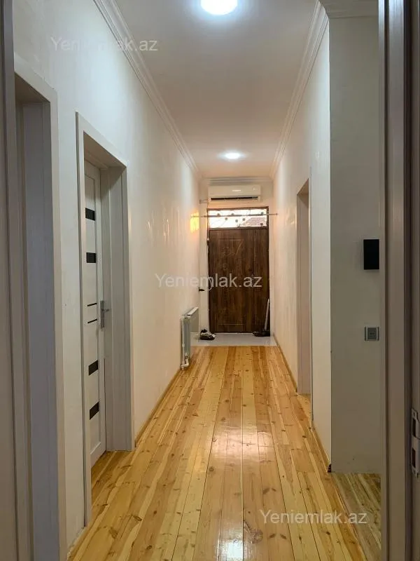 Satılır 5 otaqlı həyət evi 195 m²