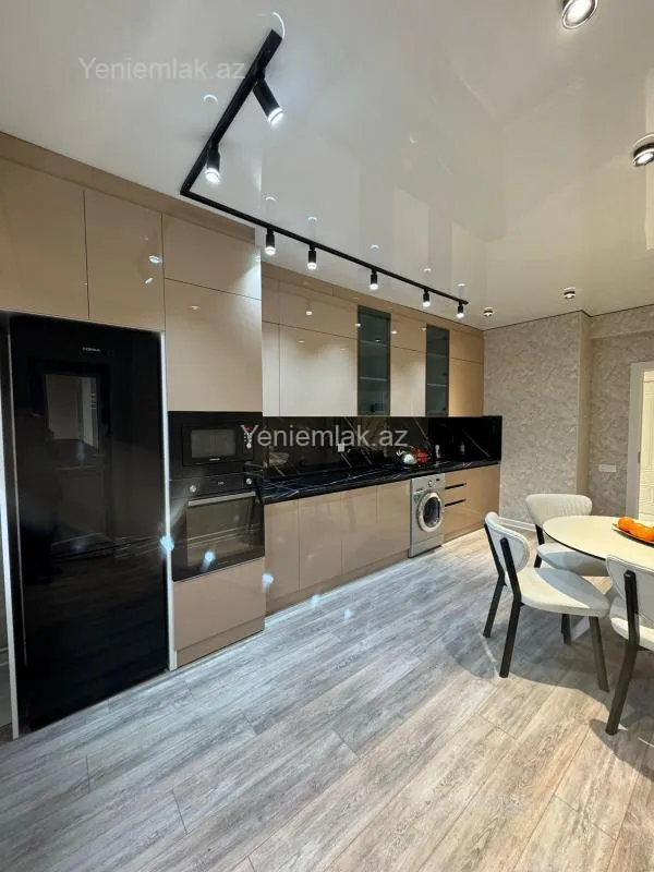 Satılır 2 otaqlı yeni tikili 95 m²