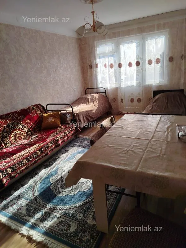 Satılır 1 otaqlı köhnə tikili 32 m²