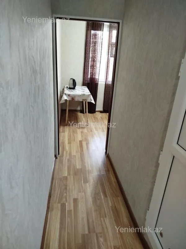 Satılır 1 otaqlı köhnə tikili 32 m²