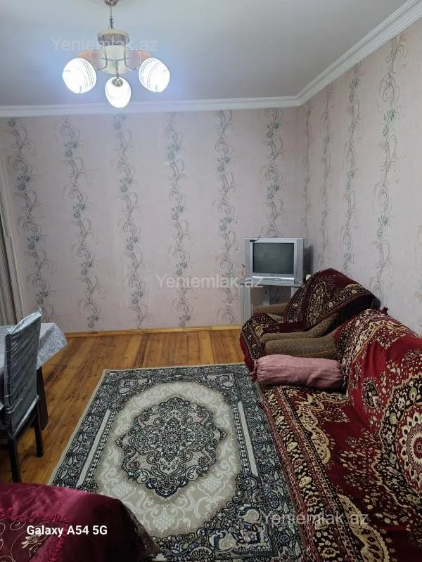 Satılır 1 otaqlı köhnə tikili 32 m²