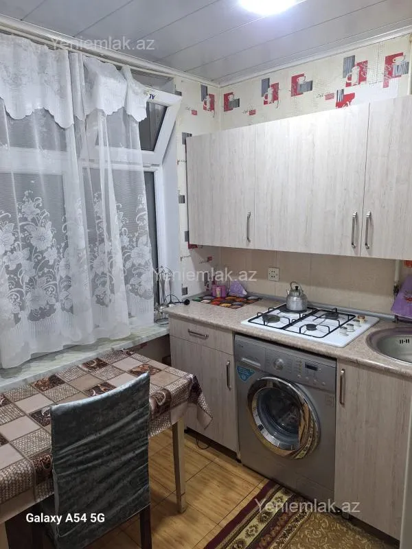 Satılır 1 otaqlı köhnə tikili 32 m²