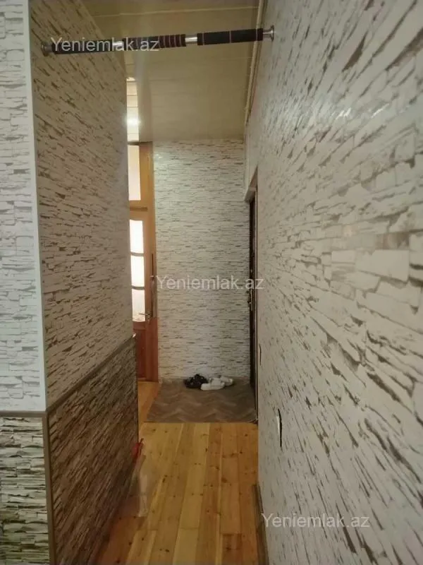 Satılır 2 otaqlı köhnə tikili 65 m²