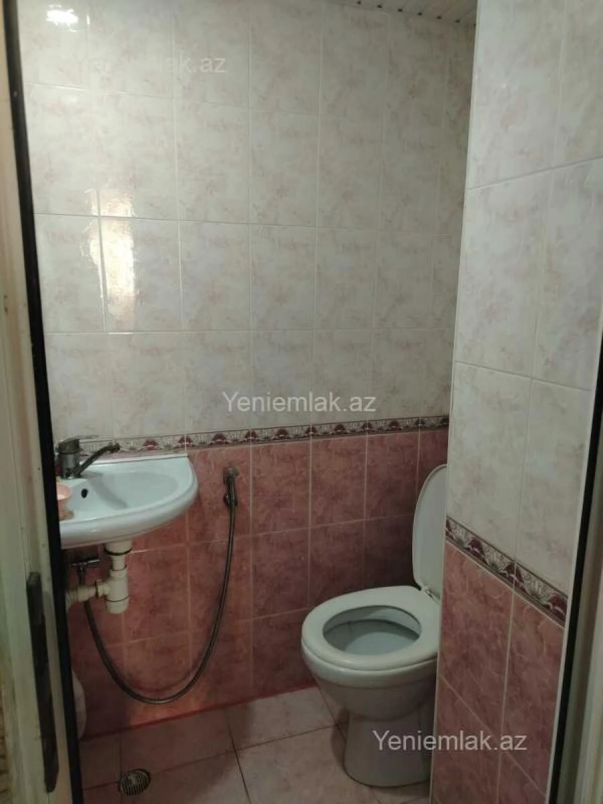 Satılır 2 otaqlı köhnə tikili 65 m²