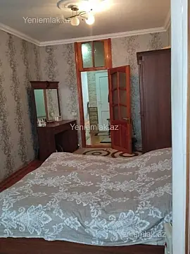 Satılır 2 otaqlı köhnə tikili 65 m²