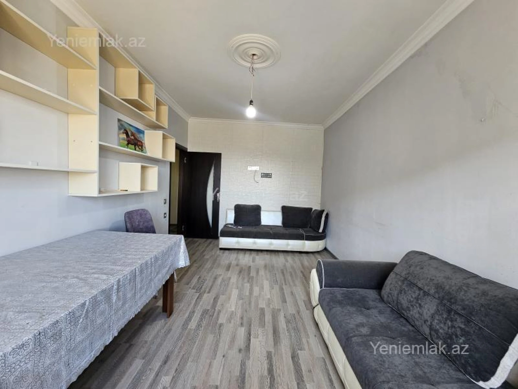 Satılır 2 otaqlı köhnə tikili 55 m²